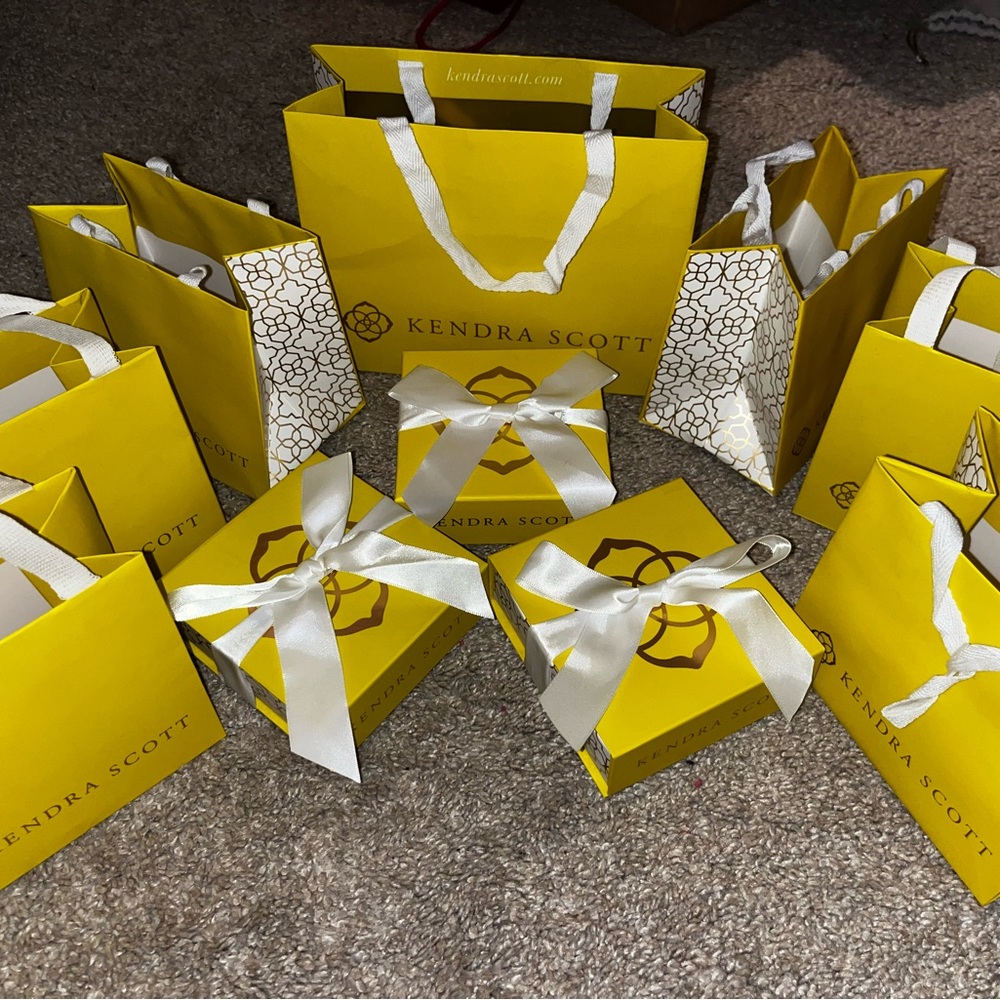 Kendra Scott Box Gift Set with White Ribbons